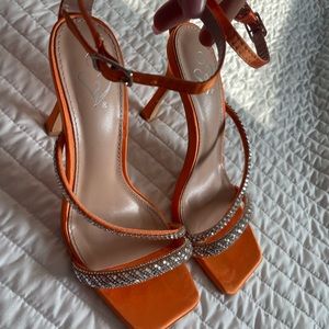 Windsor heels size 7.5
